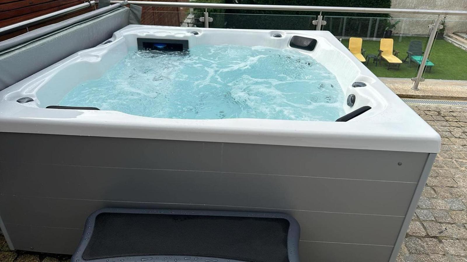 Fonte Retreat Home - Jacuzzi And Heated Swimming Pool Sandim Exteriör bild
